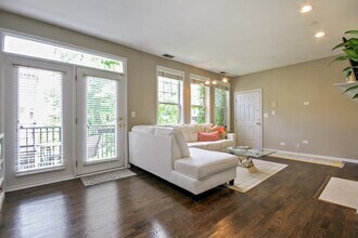 305 W Scott St in Chicago, IL - Building Photo - Building Photo