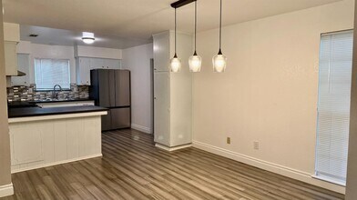 2123 Cottonwood Ct in Hanford, CA - Building Photo - Building Photo