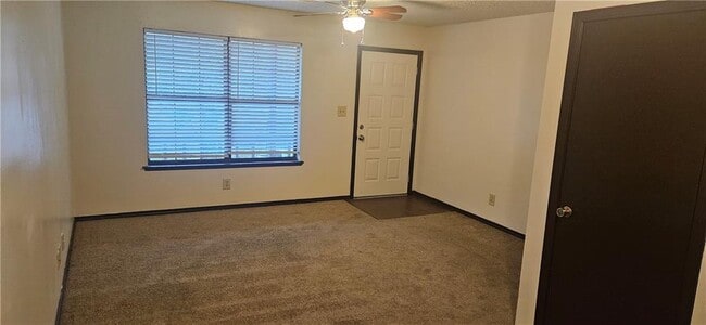 632 Whitham Ave in Fayetteville, AR - Foto de edificio - Building Photo