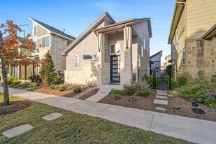 1004 Banyon St in Austin, TX - Building Photo