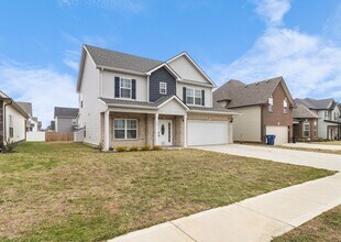 1629 Kestrel Dr in Clarksville, TN - Building Photo - Building Photo