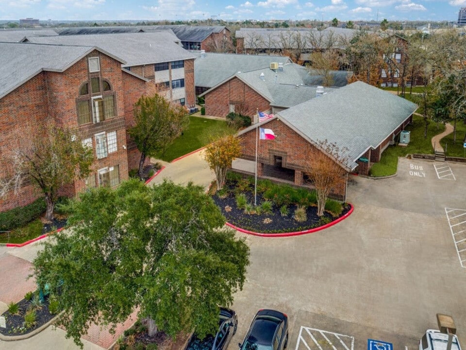 Serenity at Briarcrest in Bryan, TX - Building Photo