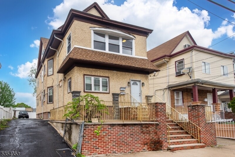26 Prescott Ave-Unit -2 in Clifton, NJ - Foto de edificio