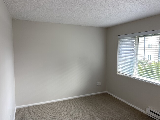 6891 SW Napa Ct in Tualatin, OR - Building Photo - Building Photo