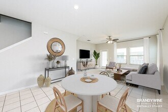 5653 Mercado Dr in Port Richey, FL - Building Photo - Building Photo