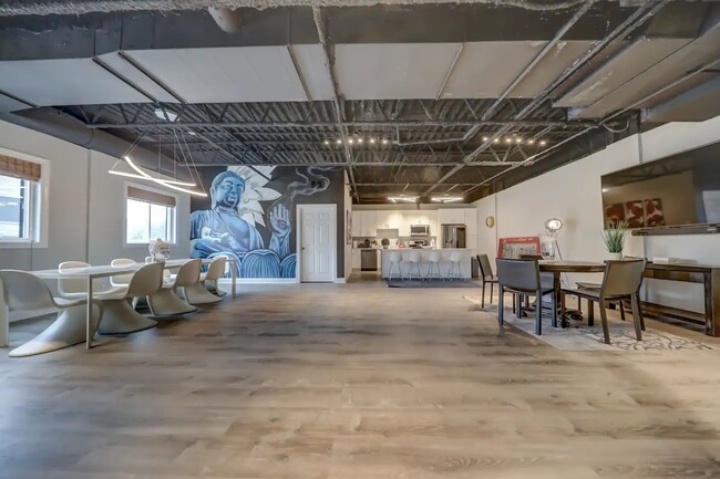 333 W North Ave, Unit 200 in Chicago, IL - Foto de edificio - Building Photo