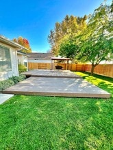 2289 N Montgomery Ave in Meridian, ID - Building Photo - Building Photo