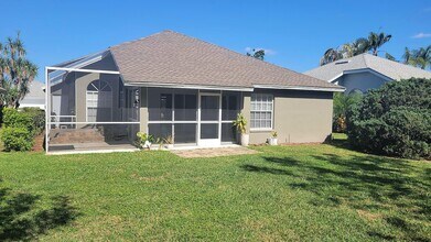 20907 Country Barn Dr in Estero, FL - Building Photo - Building Photo