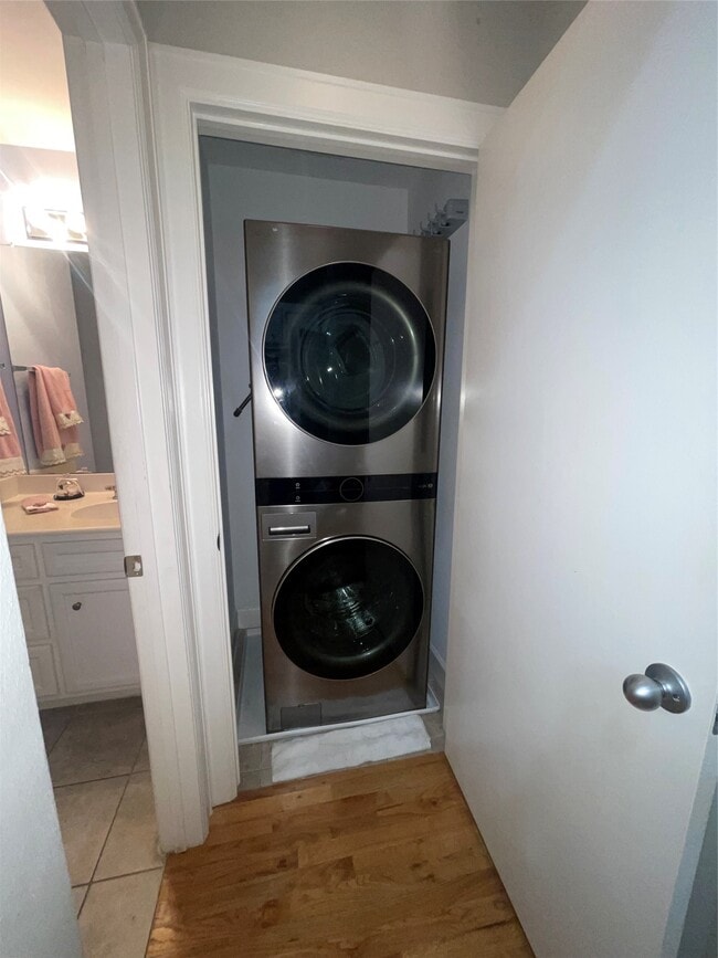 7650 Springhill St in Houston, TX - Foto de edificio - Building Photo