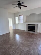 1828 N Auburn Ct in Visalia, CA - Building Photo - Building Photo