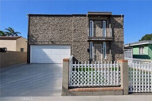 815 N Rose Ave, Unit 1 in Compton, CA - Building Photo