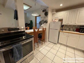 50 Radnor Rd, Unit 1A in Boston, MA - Foto de edificio - Building Photo