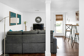 3621 Floral Dr in Nashville, TN - Foto de edificio - Building Photo