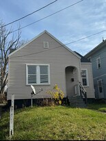 904 N Pennsylvania Ave in Lansing, MI - Building Photo