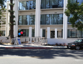 The Elysian Apartments in Los Angeles, CA - Foto de edificio - Building Photo