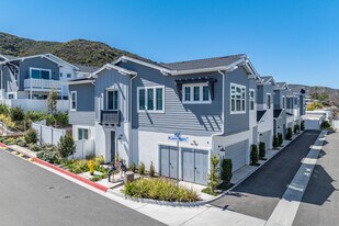 Laurel Heights in Santee, CA - Building Photo