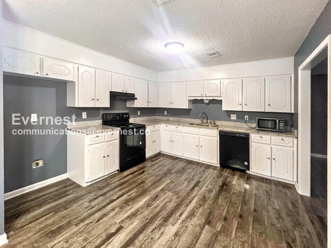 300 Bellewood Ln in Jacksonville, AR - Building Photo - Building Photo