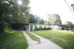 1015 Joe Louis St in Tallahassee, FL - Building Photo
