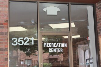 3531 Central Rd, Unit 1 in Glenview, IL - Building Photo - Building Photo