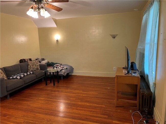 4007 California Ave, Unit 4005 in Pittsburgh, PA - Building Photo - Building Photo
