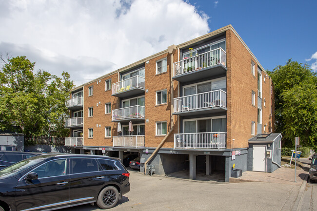 Sierra Vista in Calgary, AB - Building Photo - Building Photo