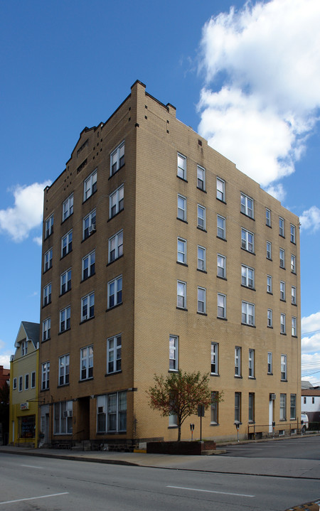 Ober Building in Latrobe, PA - Building Photo