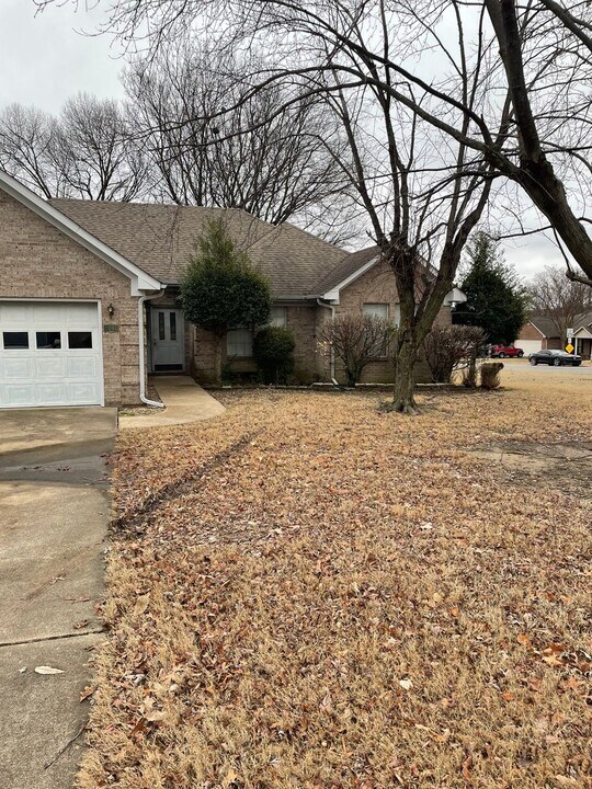 3207 Canyonview Rd in Jonesboro, AR - Building Photo