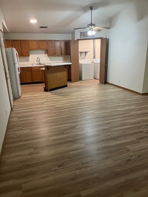 Covington Court Apartments in Peoria, IL - Building Photo - Building Photo
