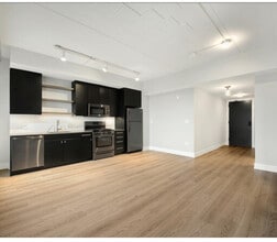 941 W Belmont Ave, Unit ONE BED in Chicago, IL - Foto de edificio - Building Photo