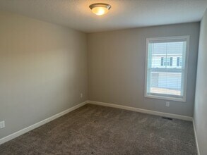 1210 Lower 143rd St E in Rosemount, MN - Building Photo - Building Photo