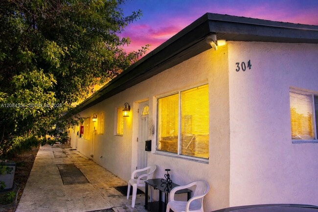property at 304 SE 9th Ct