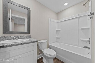 1527 2nd St in Gulfport, MS - Foto de edificio - Building Photo