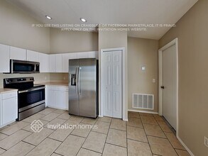 5262 Miriam Dr in Lakeland, FL - Foto de edificio - Building Photo