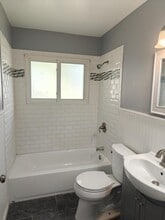 941 Belton St in Garden City, MI - Building Photo - Building Photo