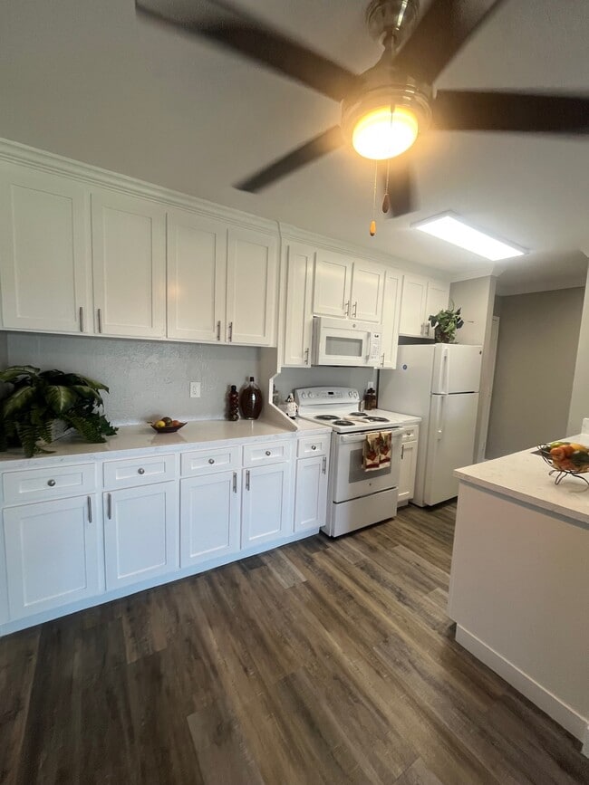 941 Lewelling Blvd, Unit 304