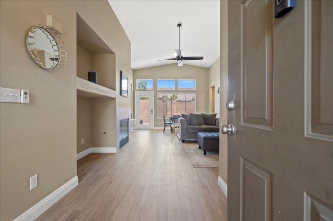 10528 Jeremy Pointe Ave in Las Vegas, NV - Building Photo - Building Photo