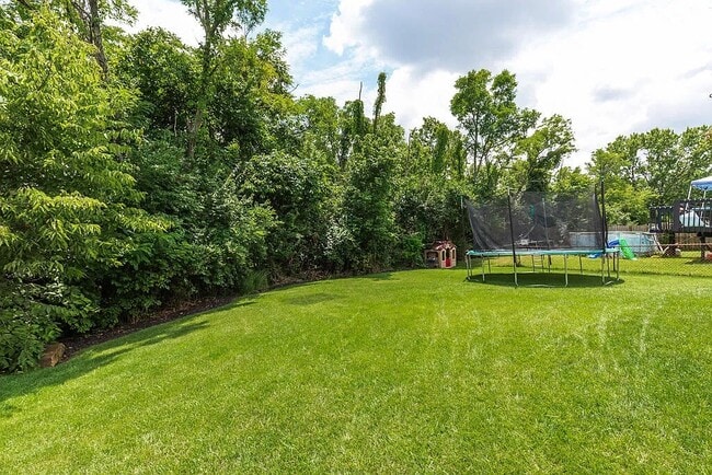 7762 E Covered Bridge Dr in Florence, KY - Building Photo - Building Photo