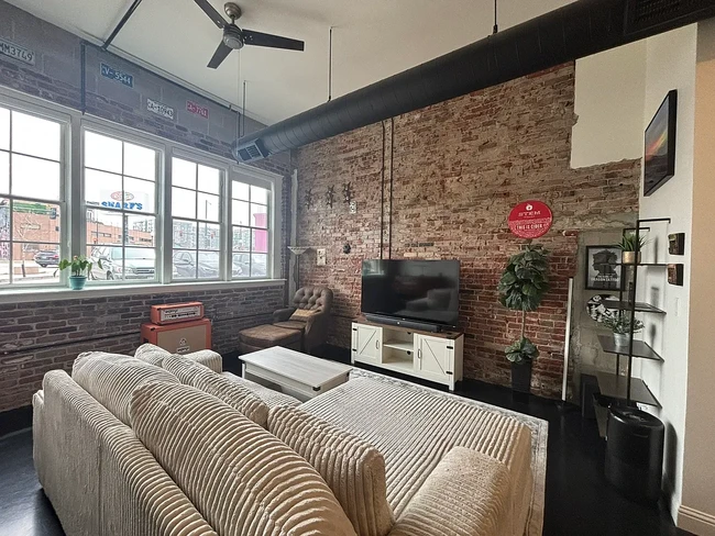 2441 N Broadway, Unit 114 in Denver, CO - Building Photo - Building Photo