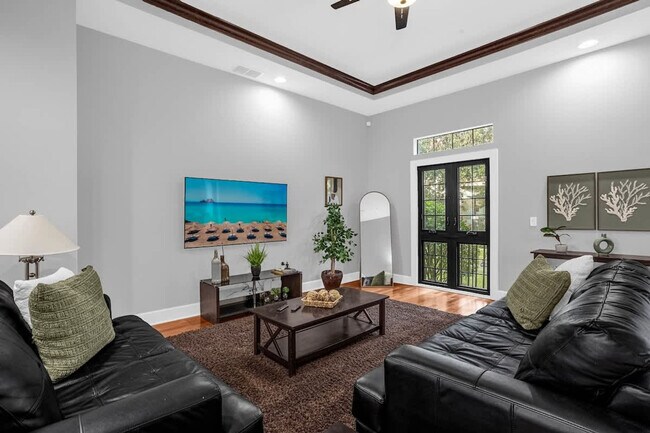14590 Damai Ln