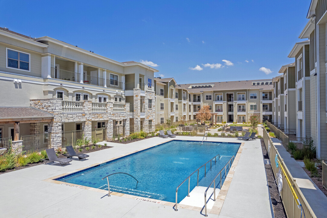 Legacy Senior on Red Bud Lane in Round Rock, TX - Building Photo