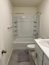 329 Shafer Ave, Unit Room 3 in Merced, CA - Building Photo - Building Photo