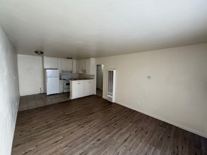 1025 N Madison St in Stockton, CA - Building Photo - Building Photo