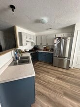 1097 N Cedar Blvd in Cedar City, UT - Foto de edificio - Building Photo