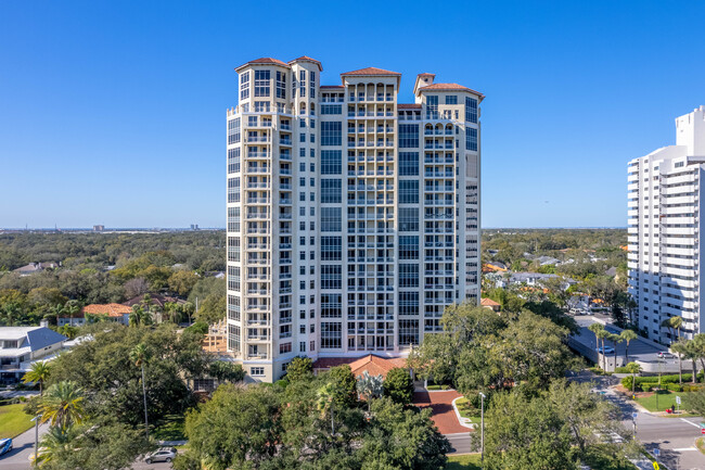 Bellamy on Bayshore Condos in Tampa, FL - Building Photo - Building Photo