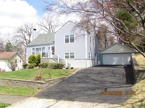 156 Candlewood Dr in Yonkers, NY - Building Photo - Building Photo