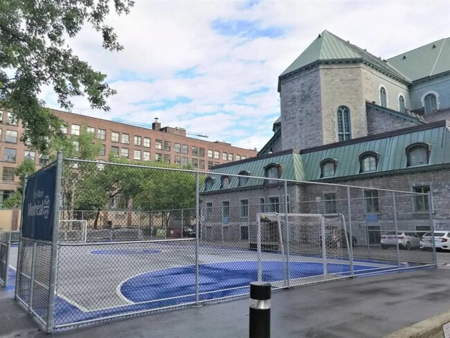 property at 1200 Saint-Alexandre Rue