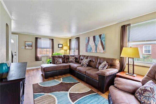 12013 Joan Dr in Pittsburgh, PA - Building Photo - Building Photo