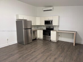 1330 NE 133rd St in North Miami, FL - Building Photo - Building Photo
