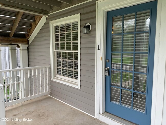 2709 Grinstead Dr in Louisville, KY - Building Photo - Building Photo