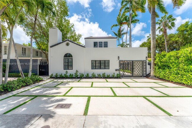 1826 Fairhaven Pl in Miami, FL - Building Photo - Building Photo
